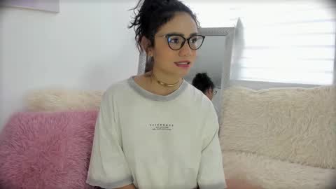 Aurora Ponce online show from September 2025 06:08:02 PM