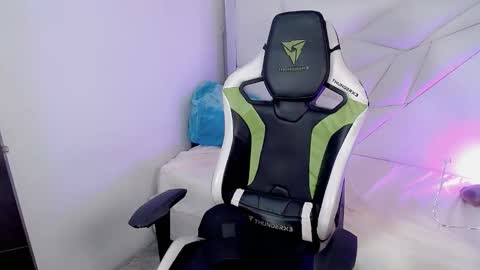 AUSTIN online show from September 2025 03:49:02 PM