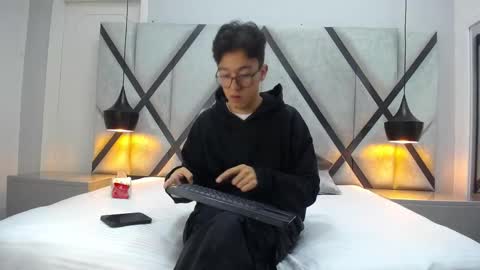 austinreeds online show from October 2025 12:03:02 PM