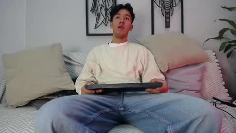 austinreeds online show from November 2025 12:05:02 PM