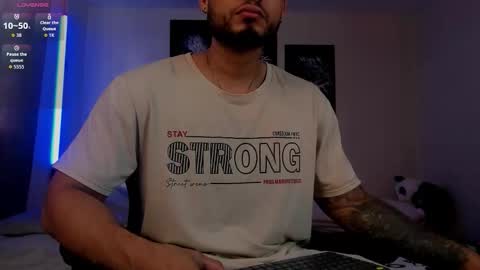 AustinTorres  online show from October 2025 08:35:01 PM