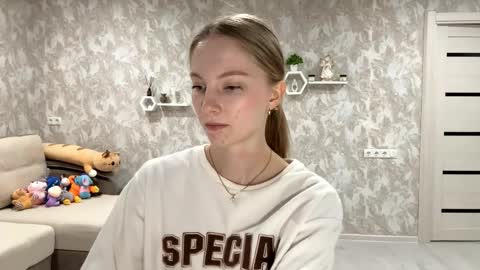 Annie online show from October 2025 03:20:02 PM