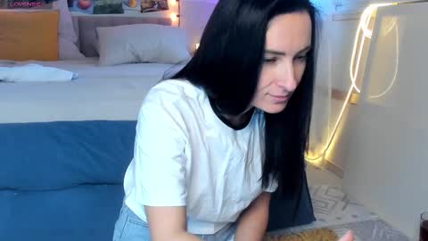 Snapshot of ava_athena chatting on October 2025 06:23:02 AM Ava online show from October 2025 06:23:02 AM