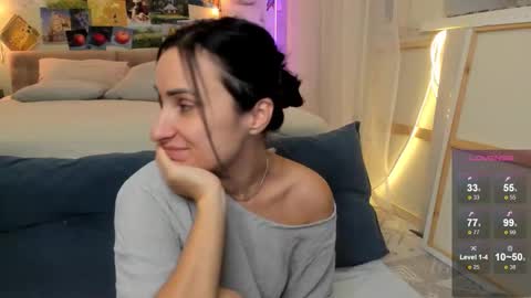 Snapshot of ava_athena chatting on November 2025 04:27:02 PM Ava online show from November 2025 04:27:02 PM