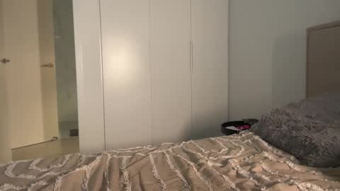 Ava  online show from November 2025 11:07:02 PM