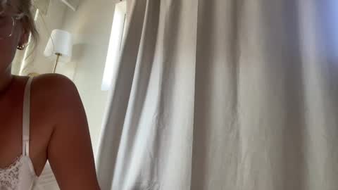 Snapshot of avaamonroe chatting on October 2025 08:52:01 PM Ava Monroe online show from October 2025 08:52:01 PM