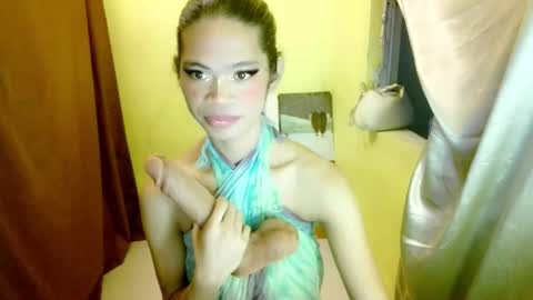 Snapshot of avacadaxcx chatting on October 2025 10:44:02 PM avacadaxcx online show from October 2025 10:44:02 PM