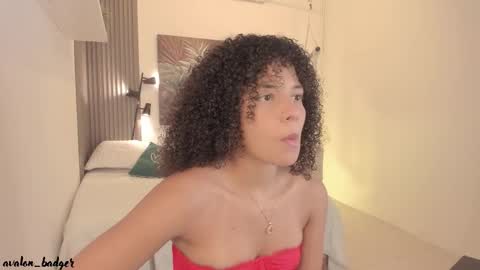 Avalon online show from October 2025 08:00:02 PM