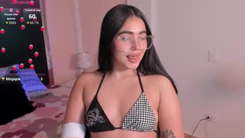 Ava  online show from October 2025 06:19:01 PM