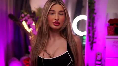 Carina online show from February 2025 12:30:02 AM