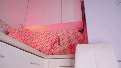 Snapshot of aveksmr chatting on October 2025 05:08:02 PM Kate online show from October 2025 05:08:02 PM