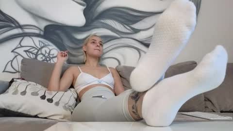 Snapshot of avr0ra chatting on November 2025 09:26:02 AM Goddess Avrora online show from November 2025 09:26:02 AM