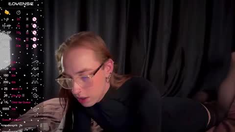 avril_pearly_ online show from October 2025 08:26:01 PM