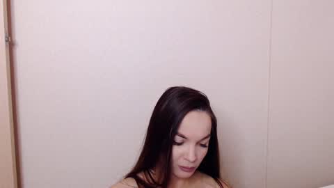 Snapshot of avrora_lew_ chatting on February 2025 07:49:01 PM Avrora Inst online show from February 2025 07:49:01 PM