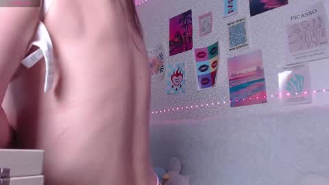 Snapshot of avrora_sweetyme chatting on October 2025 06:19:02 PM avrora_sweetyme online show from October 2025 06:19:02 PM