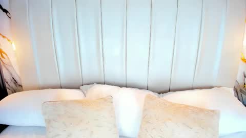 Snapshot of avymilton chatting on October 2025 11:42:02 AM Avy online show from October 2025 11:42:02 AM