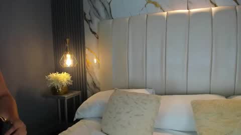 Snapshot of avymilton chatting on October 2025 11:42:01 AM Avy online show from October 2025 11:42:01 AM