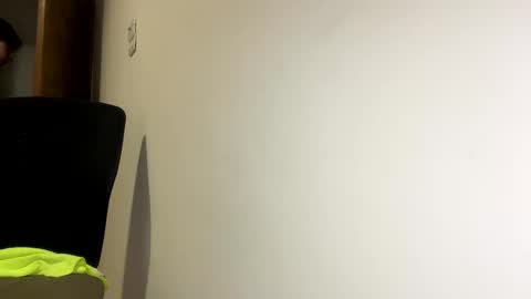 Snapshot of aw0052 chatting on October 2025 12:30:02 AM AndrewXxl independent online show from October 2025 12:30:02 AM