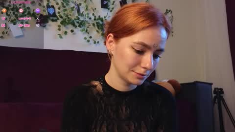 Snapshot of aww_burn chatting on October 2025 02:39:02 AM Tris online show from October 2025 02:39:02 AM