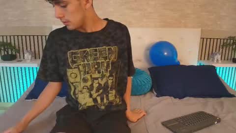 Snapshot of axel_draven chatting on November 2025 11:32:02 AM axel_draven online show from November 2025 11:32:02 AM