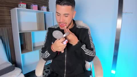 Snapshot of axel_grey_ chatting on September 2025 12:18:01 PM axel_grey_ online show from September 2025 12:18:01 PM