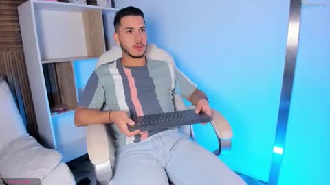 Snapshot of axel_grey_ chatting on September 2025 12:09:01 PM axel_grey_ online show from September 2025 12:09:01 PM