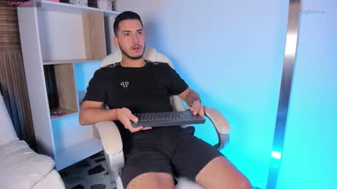 Snapshot of axel_grey_ chatting on September 2025 12:32:02 PM axel_grey_ online show from September 2025 12:32:02 PM