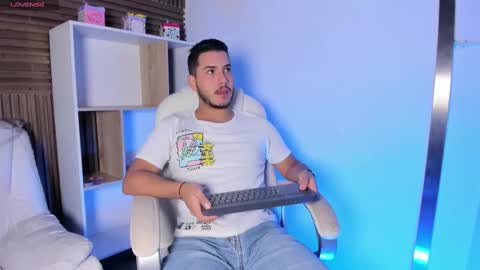 Snapshot of axel_grey_ chatting on October 2025 12:13:02 PM axel_grey_ online show from October 2025 12:13:02 PM