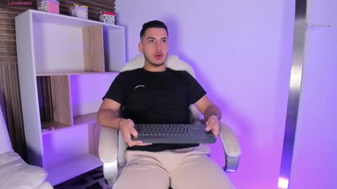 Snapshot of axel_grey_ chatting on October 2025 12:17:01 PM axel_grey_ online show from October 2025 12:17:01 PM