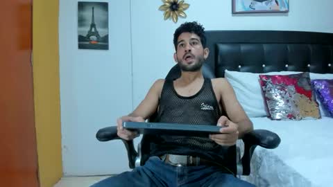 Snapshot of axell_aroon_22 chatting on October 2025 02:52:01 AM AXELL online show from October 2025 02:52:01 AM