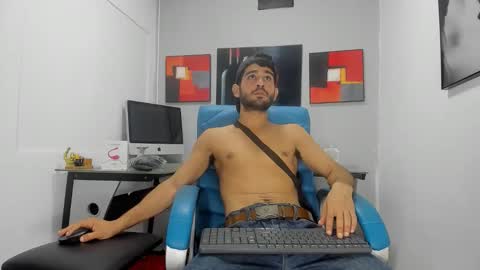 Snapshot of axell_aroon_22 chatting on October 2025 02:04:02 AM AXELL online show from October 2025 02:04:02 AM