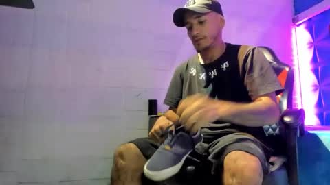 Axell Cross2 online show from October 2025 11:33:02 AM