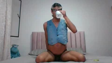 Snapshot of axellatino_ chatting on December 2024 01:48:02 AM Axel online show from December 2024 01:48:02 AM