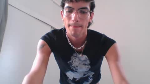 Snapshot of axellatino_ chatting on February 2025 08:33:01 PM Axel online show from February 2025 08:33:01 PM