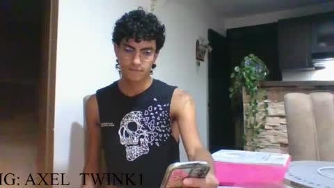 Snapshot of axellatino_ chatting on October 2025 01:39:01 AM Axel online show from October 2025 01:39:01 AM