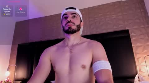 Snapshot of axelthompsom chatting on September 2025 11:26:02 AM Axel Thompsom online show from September 2025 11:26:02 AM