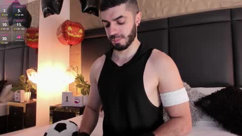 Snapshot of axelthompsom chatting on October 2025 12:05:01 PM Axel Thompsom online show from October 2025 12:05:01 PM