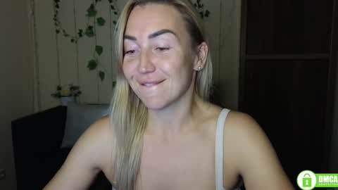 Jully online show from October 2025 05:23:02 PM