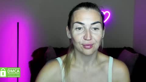 Jully online show from October 2025 05:35:01 PM