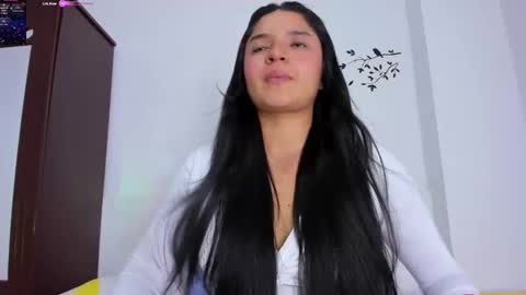 Mariana online show from October 2025 09:01:01 PM