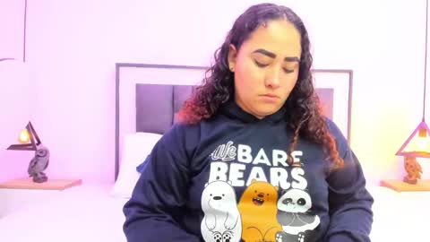 Ayla online show from October 2025 02:06:02 AM