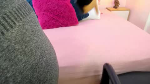 Ayla online show from October 2025 01:53:02 AM