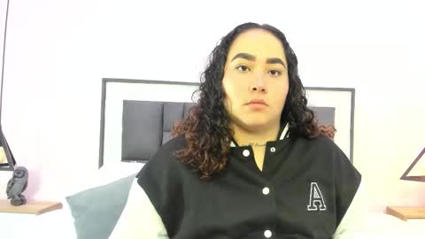 Ayla online show from November 2025 01:29:02 AM