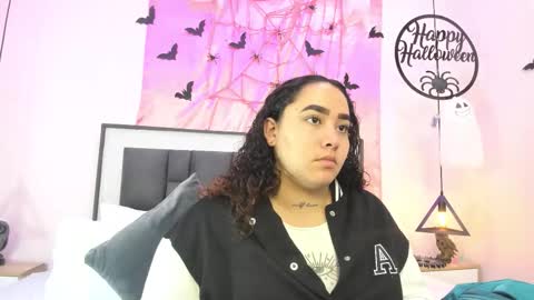 Ayla online show from November 2025 02:10:01 AM