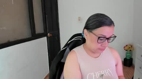 SandyMODELINDEPENDIENT online show from September 2025 12:18:01 PM