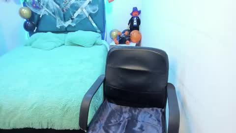 Aylin online show from October 2025 01:48:02 PM