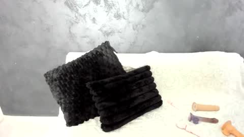 Kayla online show from November 2025 07:42:02 AM