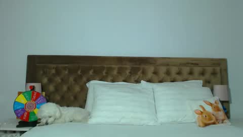 Aylin online show from October 2025 03:40:01 AM