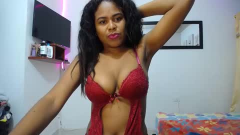 Snapshot of aynaraross1 chatting on February 2025 04:14:02 AM aynaraross1 online show from February 2025 04:14:02 AM