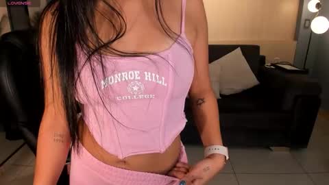 Snapshot of ayshelbrown chatting on November 2025 05:05:01 AM Ayshel online show from November 2025 05:05:01 AM